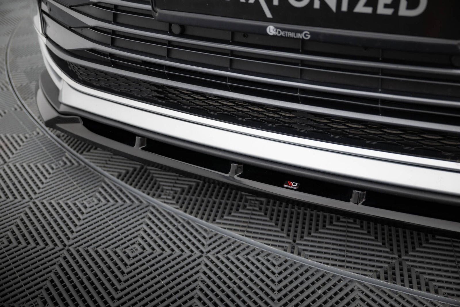 Zestaw Splitterów Maxton Design Toyota Sienna Mk4 (2020-)