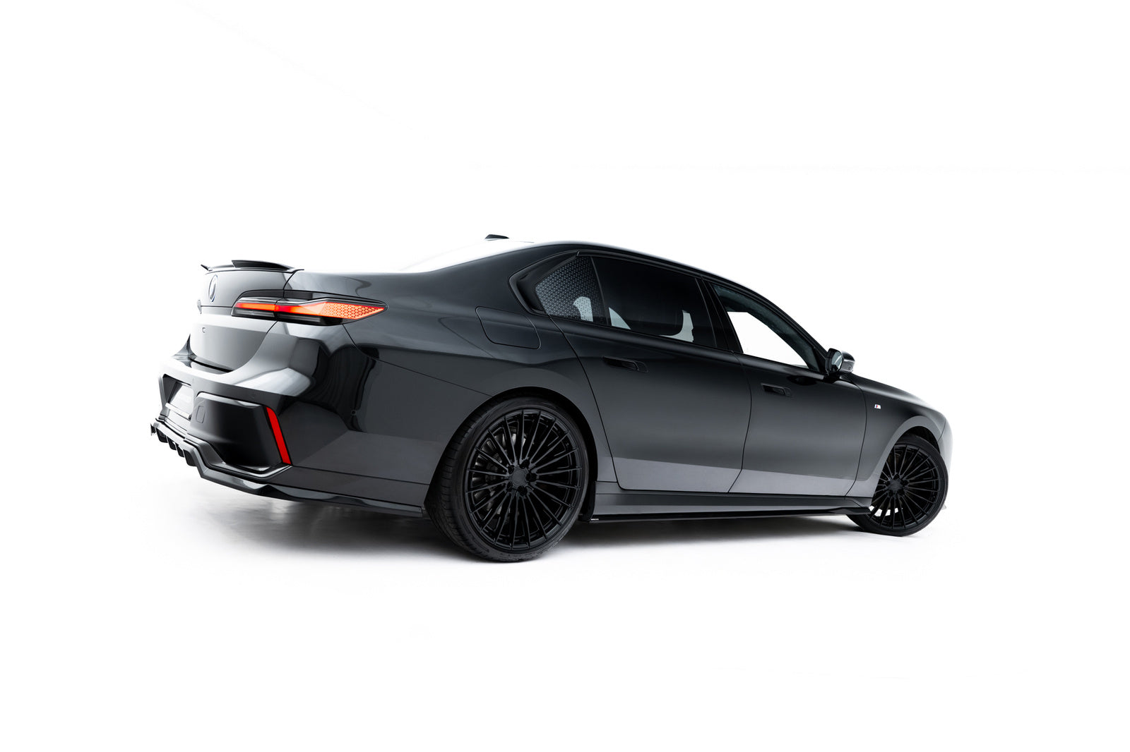Zestaw Splitterów V.2 BMW 740d/740i G70 M-Pack Maxton Design