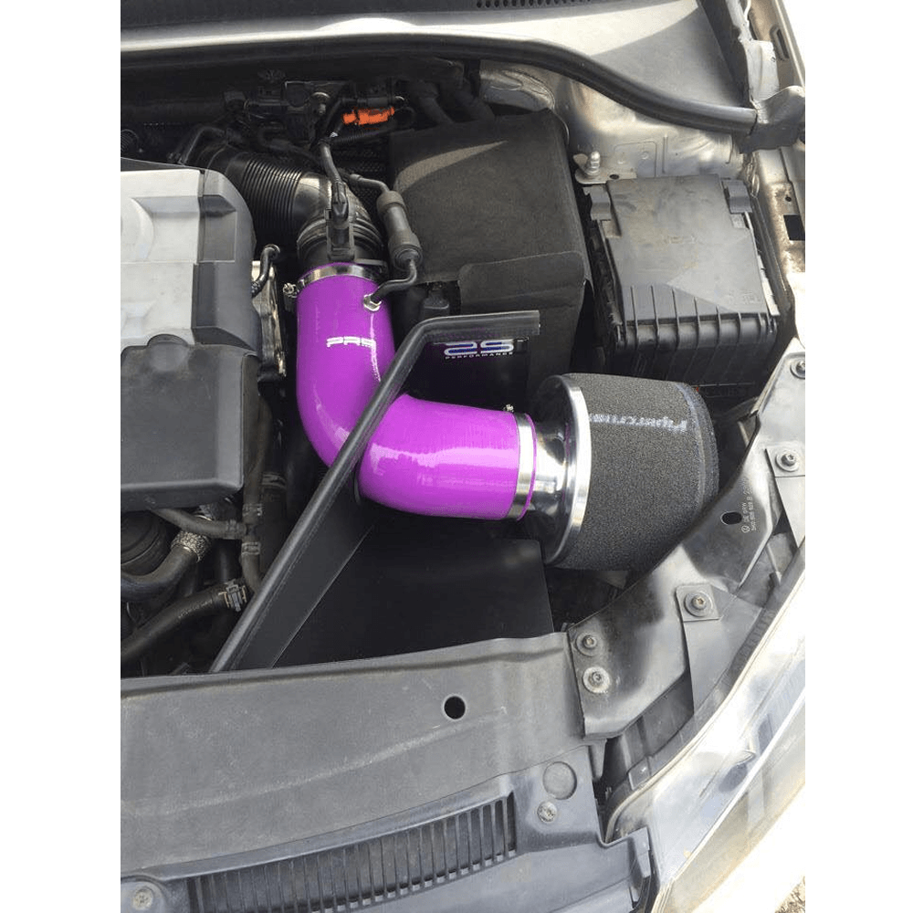 AIRTEC Motorsport Dolot z czerpakiem zimnego powietrza do Volkswagen Golf Mk5 / Mk6